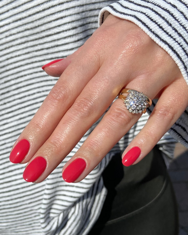 red nails, red nail ideas, simple red nails