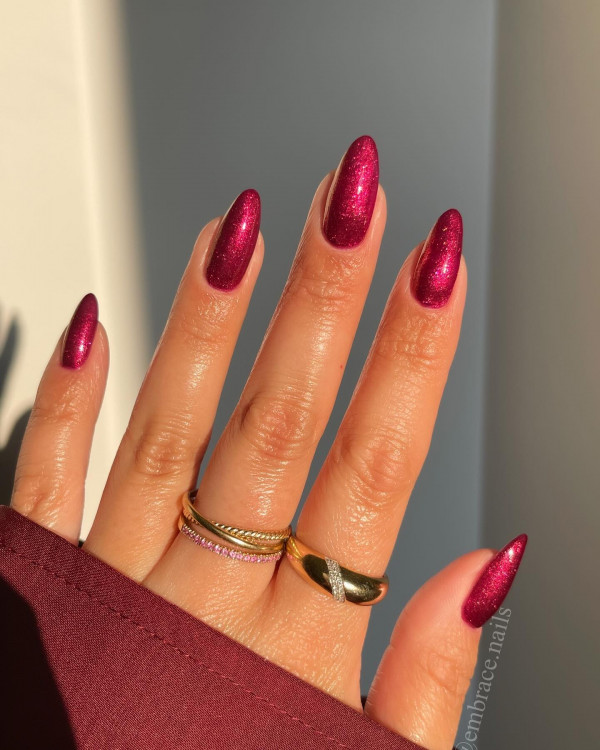 shimmery red nails, red nails color, red nails long