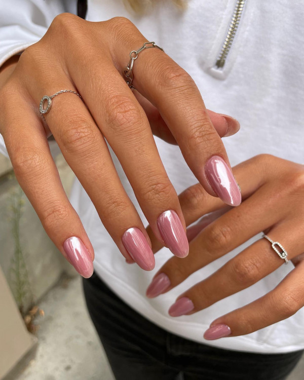 light pink glazed nails, pink glazed nails, donut glazed effect nails, pink glazed short nails