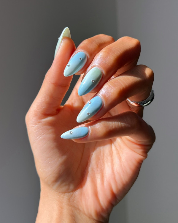 simple blue nails, trendy almond nail designs