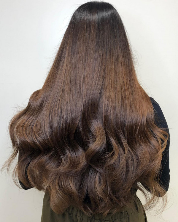 Sleek Glazed Chestnut Balayage