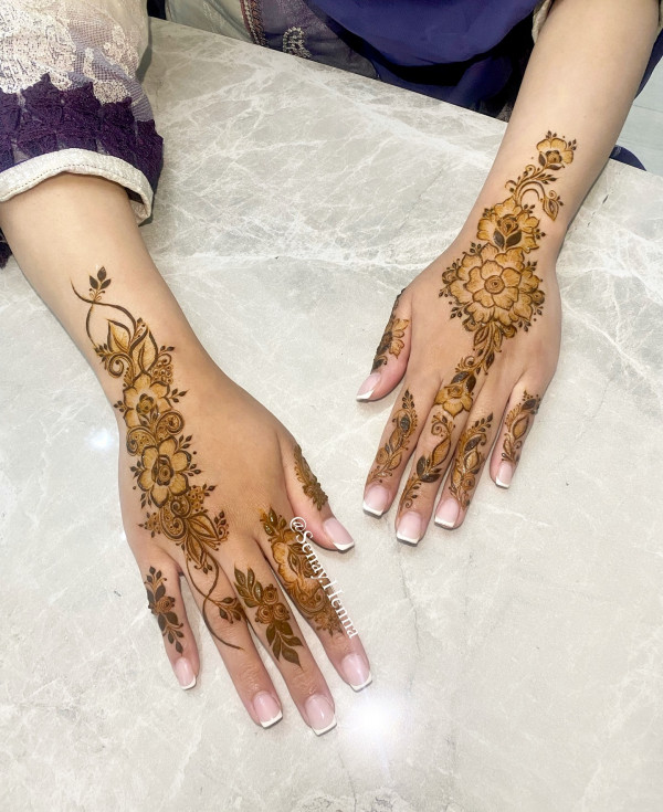 Bold Floral Vines Henna, floral henna design, Henna Design, modern henna design, back hand henna design