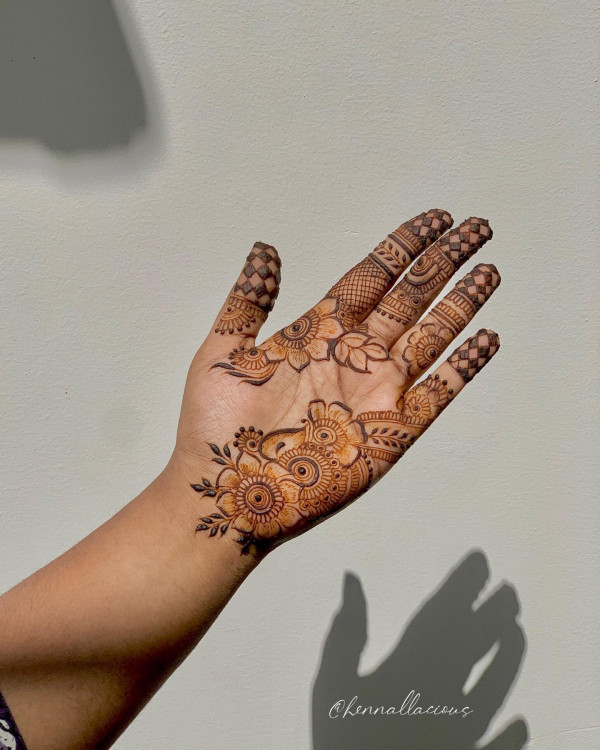 45 Stylish Mehndi Designs Simple and Beautiful : Floral Charm Mehndi