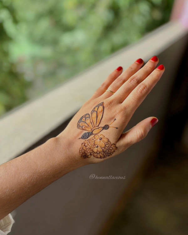 35 Henna Designs for a Beautiful Statement : Butterfly Blossom Henna