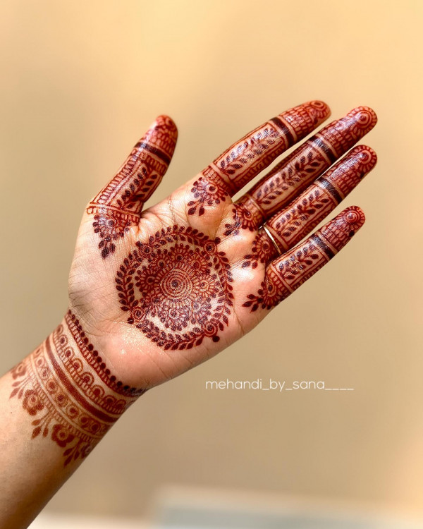 40 Modern Front Hand Mehndi Designs : Intricate Mandala Mehndi