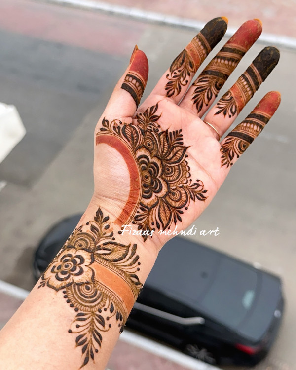 40 Modern Front Hand Mehndi Designs : Bold Floral Crescent Mehndi