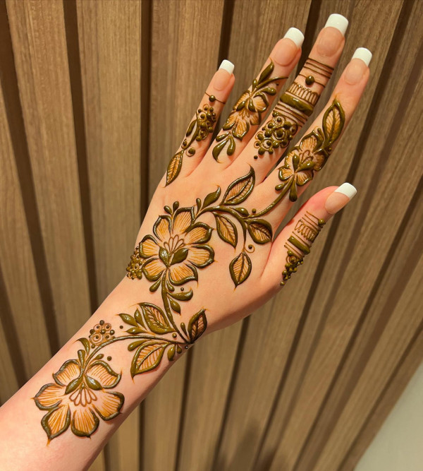 35 Henna Designs for a Beautiful Statement : Bold Floral Elegance Henna