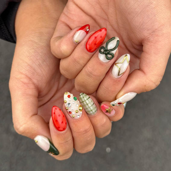 Mistletoe Magic, Christmas nails, adorable Christmas nails, festive Christmas nails, Christmas bow nails