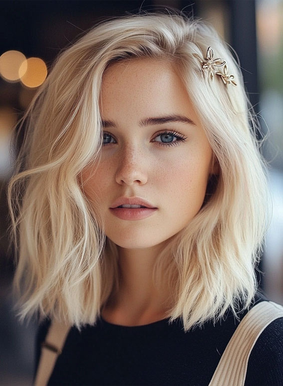 Wavy Blonde Bob with Gold Leaf Clip, effortless bob hairstyle, Effortless hairstyles for medium hair, Effortless hairstyles for long hair, Easy hairstyles to do yourself, Work hairstyles for medium hair, Work hairstyles for long hair