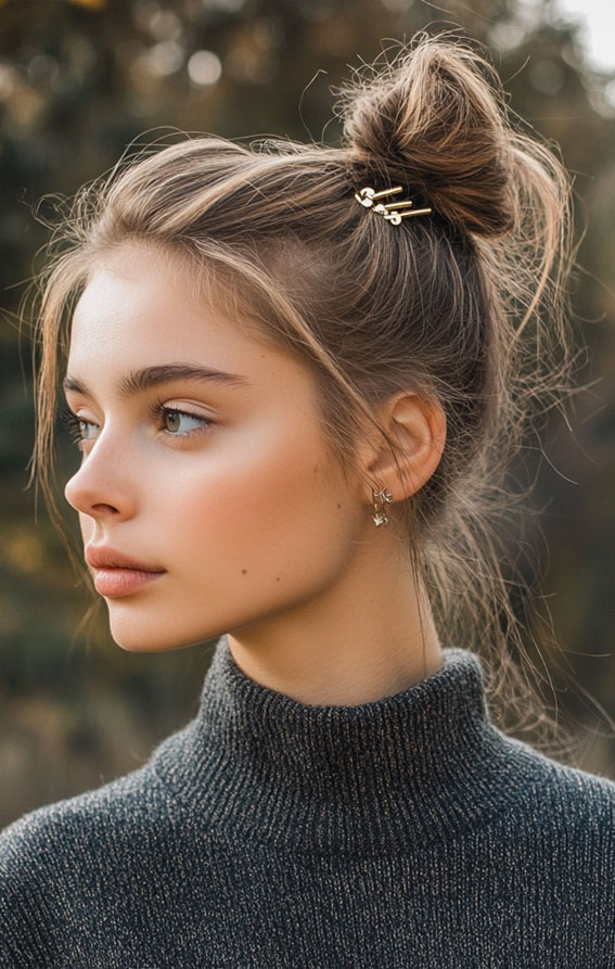 Relaxed High Bun with Gold Pins, Messy bun, quick and easy hairstyle, Effortless hairstyles for medium hair, Effortless hairstyles for long hair, Easy hairstyles to do yourself, Work hairstyles for medium hair, Work hairstyles for long hair