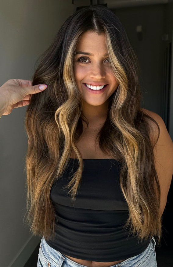 Golden Glow Balayage, High contrast balayage on dark hair, Caramel balayage on dark brown hair,  Balayage Brown hair with blonde, Chocolate brown balayage, High contrast balayage money piece hair, High contrast Hair highlights, High contrast blonde highlights