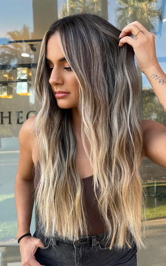 Beachy Blonde Balayage, High contrast balayage on dark hair, Caramel balayage on dark brown hair,  Balayage Brown hair with blonde, Chocolate brown balayage, High contrast balayage money piece hair, High contrast Hair highlights, High contrast blonde highlights