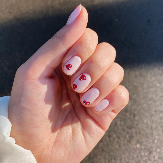 Minimalist Heart Accents, comme des garçons nails , Comme des garçons nails pink, Comme des garcons nail design, Comme des garcons nails blue, Comme des garcons nails french tip, Comme des garcons nails short