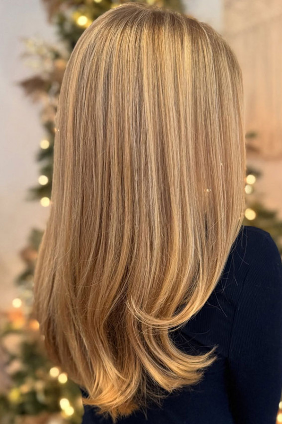 Golden Champagne Blonde with Sleek Layers, golden blonde hair colour, warm golden blonde hair, golden blonde long hair